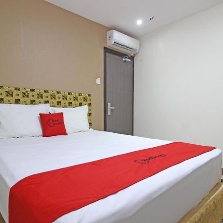 Hotel Reddoorz Near Uns Solo Extérieur photo