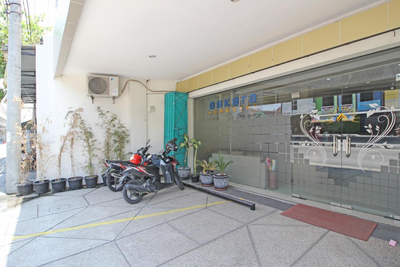 Hotel Reddoorz Near Uns Solo Extérieur photo